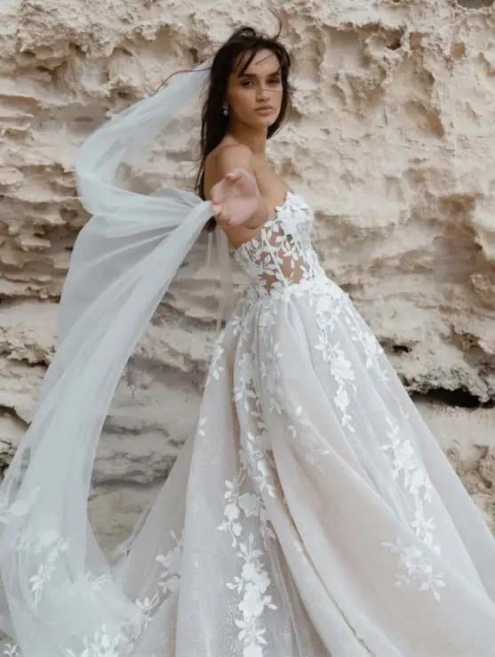 Romantic Revival: Veronique Bridal creates dream dresses, memories |  Feature Stories | pasadenaweekly.com